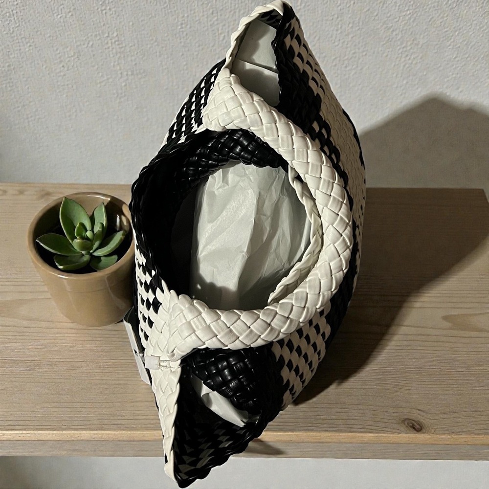 Queennoris Woven Tote Handbag Black White Geometric Pattern Accent Bag - Picture 6 of 11